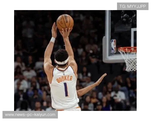 活塞坎宁安急停跳投手感火热延续得分，展现未来之星的崛起